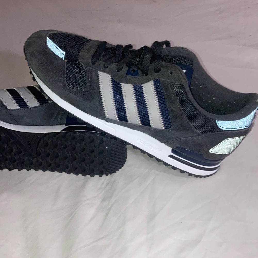 Men’s Adidas Shoes Good Condition